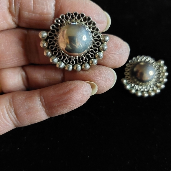 Vintage* 50s Sterling Silver Clip-on Earrings. Mexico - Picture 2 of 6